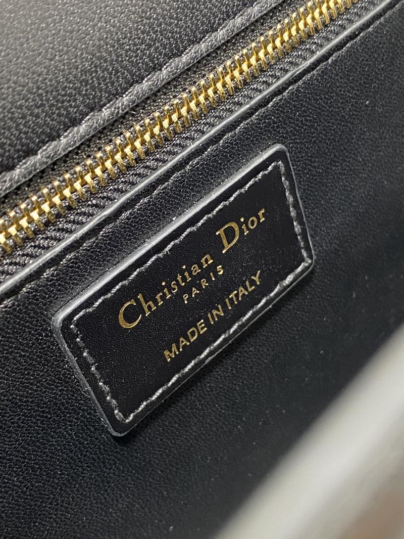 Christian Dior Montaigne Bags